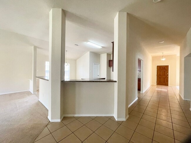 Building Photo - 4 Bedroom 1 story Duncanville ISD