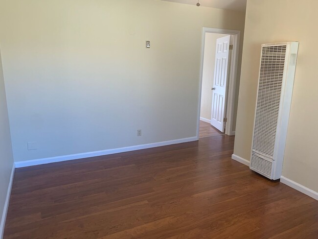 Building Photo - Vacaville Apartment Available Now!