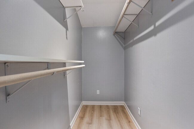 Building Photo - 2158 Pleasure View Rd