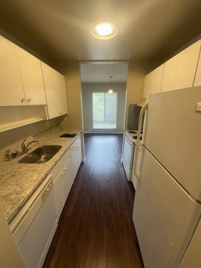 Building Photo - Watergate One Bedroom
