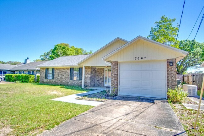 Building Photo - Modern and updated 3/ 2 bath ranch home in Old Hickory Subdivision of SW Pensacola Near NAS and P...