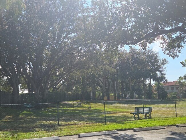 Building Photo - 11500 Villa Grand