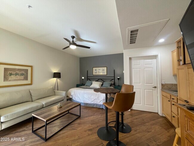 Building Photo - 16545 E Gunsight Dr