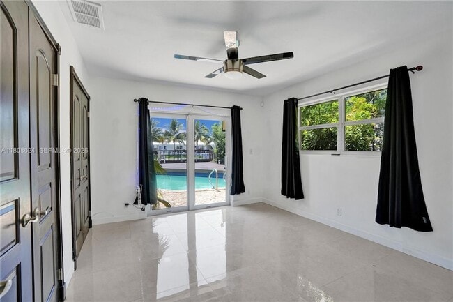 Building Photo - 3100 NE 56th Ct