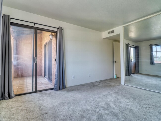 Building Photo - 291 E Mel Ave