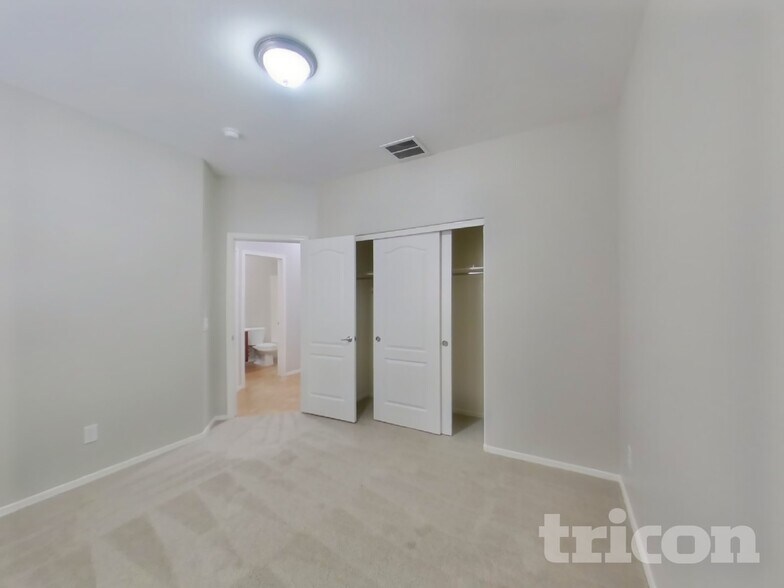 Building Photo - 4908 E Austin Ln