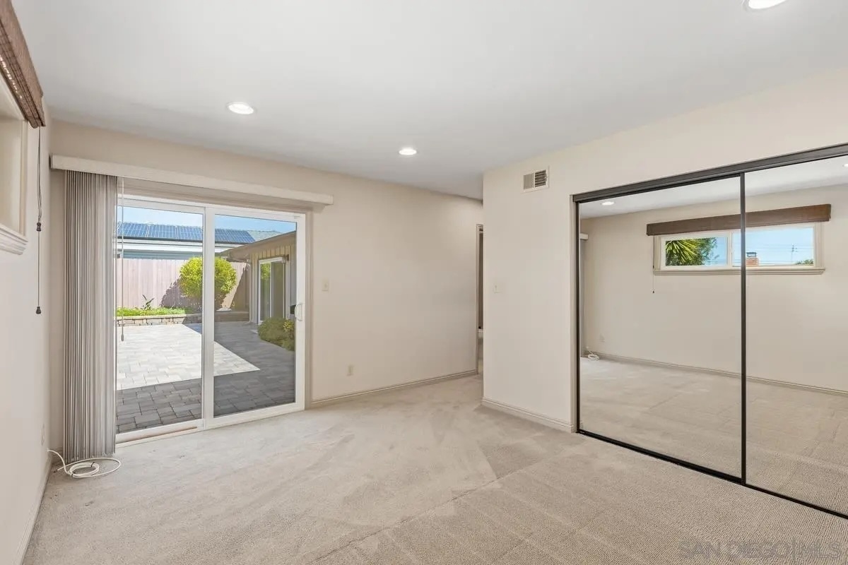 Building Photo - 5954 Stadium St