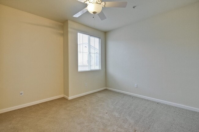 Building Photo - Sought-after Multi-level Home Near Great Mall!