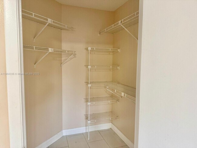 Building Photo - 8290 Lake Dr