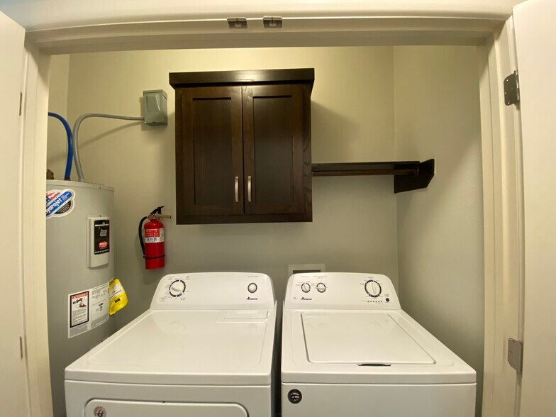 Building Photo - 904 E Myrtle Beach Ave