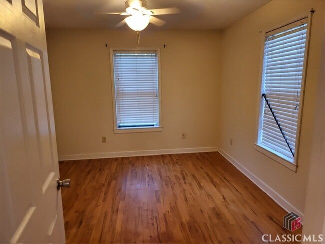Building Photo - 497 Third Street