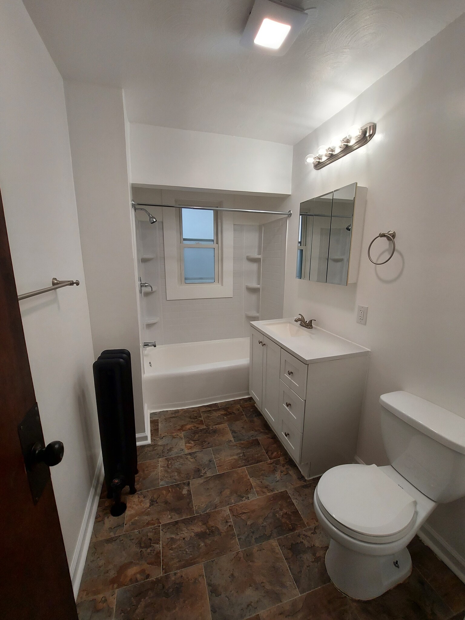Bathroom - 837 Carew St