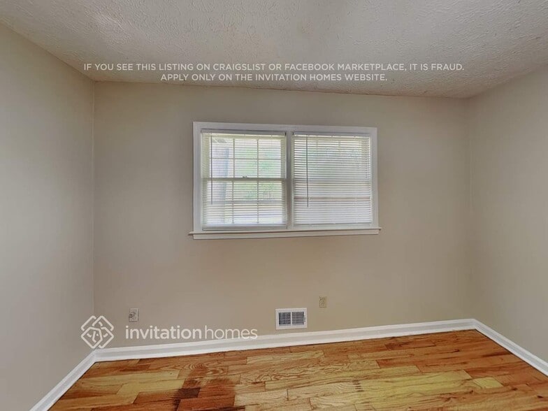 Building Photo - 5676 Crestwood Dr SW