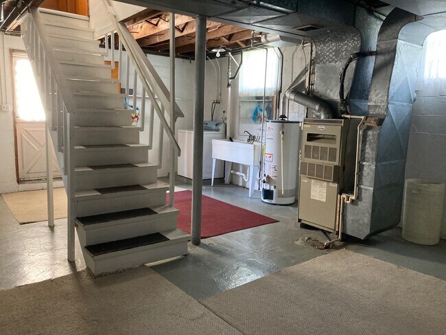 Building Photo - 1090 Clay Pike