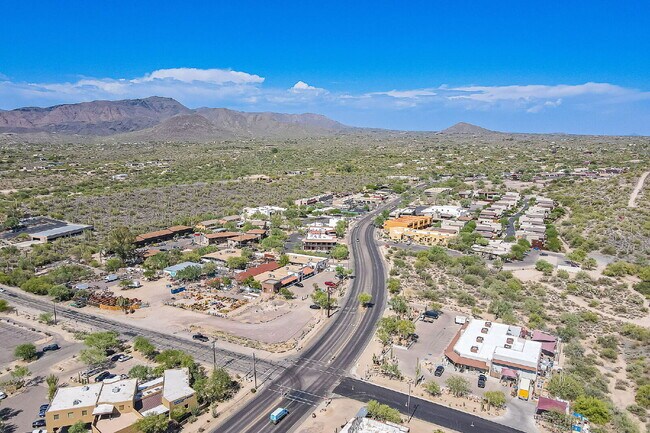 Building Photo - Downtown Cave Creek Patio Homes!