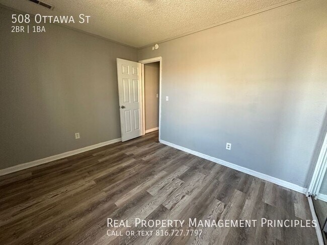 Building Photo - 508 Ottawa St