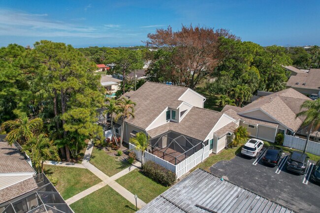 Building Photo - 302 Summerwinds Ln