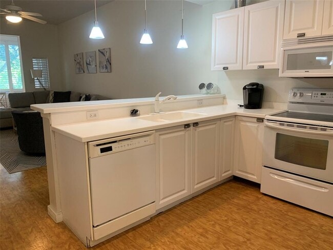 Building Photo - 3605 54th Dr W