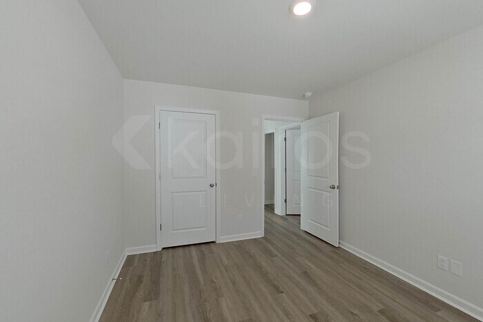 Building Photo - 120 Inez Ave