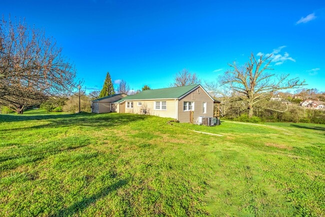 Building Photo - 2018 Tooles Bend Rd