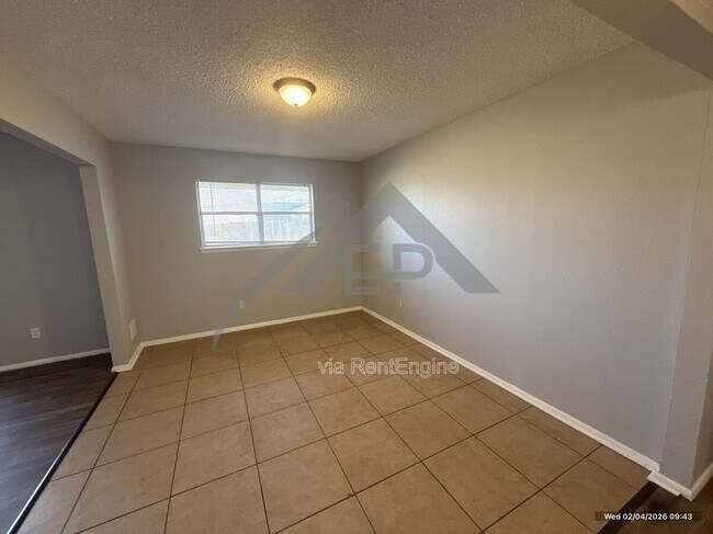 Building Photo - 629 Reynolds Rd