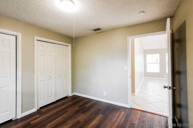 Building Photo - 39 Forest Cir