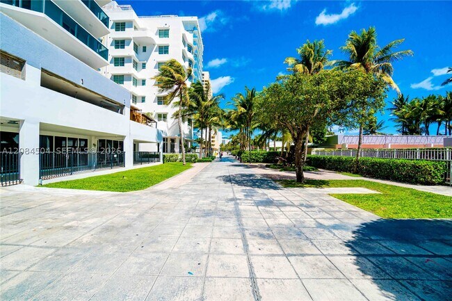 Building Photo - 2401 Collins Ave
