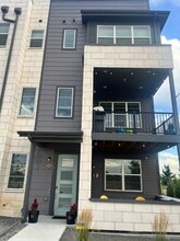 Building Photo - 1585 W 68th Ave