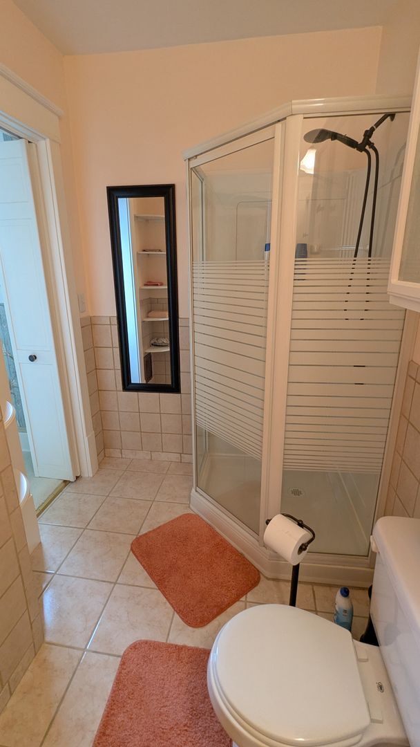 Building Photo - Welcome to this fully furnished 3-bedroom, 1.5-bath home in Massillon