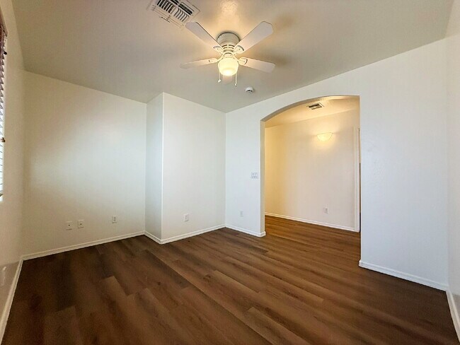 Building Photo - Beautiful Goodyear Home in Centerra – Spacious, Stylish & Move-In Ready!