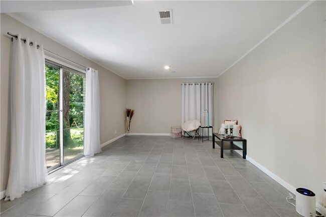 Building Photo - 1025 Hilburn Dr SE