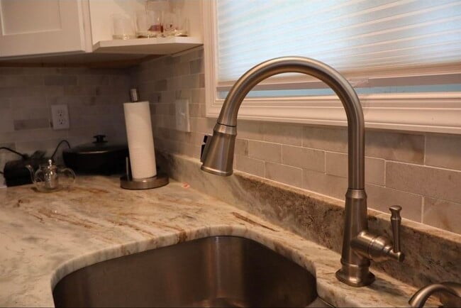 Building Photo - 3255 Catalpa Ave