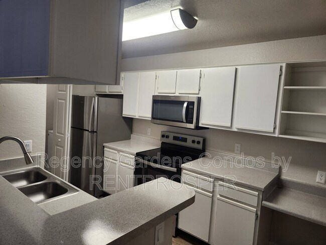 Building Photo - 4425 Thornbriar Ln