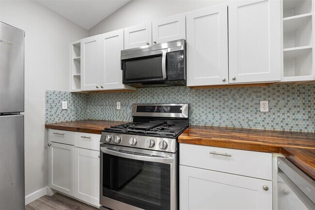 Building Photo - 1807 Verbena Way