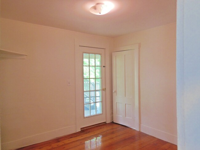 Building Photo - 90 Lothrop St