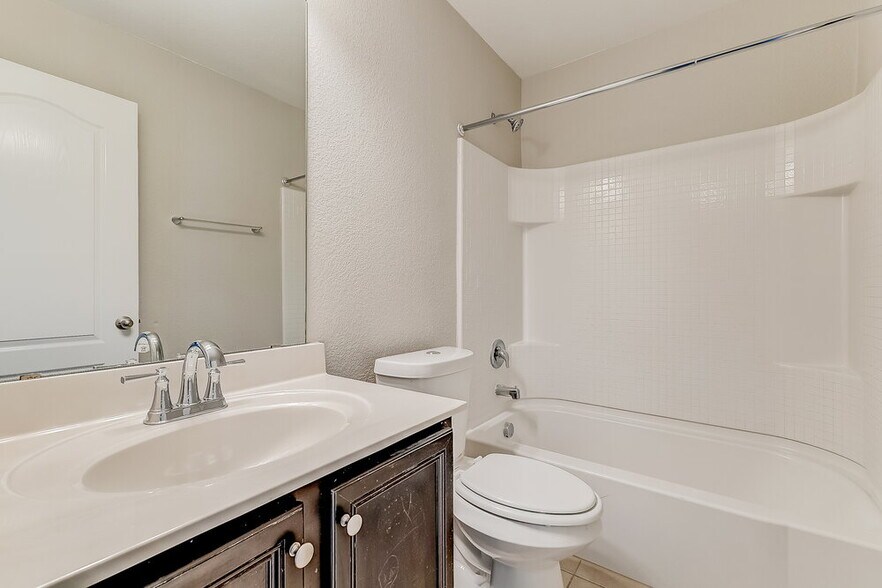 Building Photo - 4208 Glen Abbey Dr