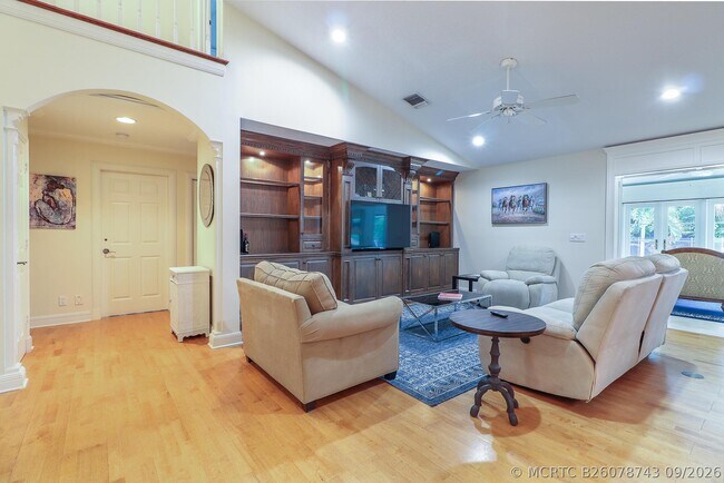Building Photo - 16672 78th Dr N