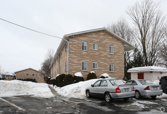 Building Photo - Holland House Apartments