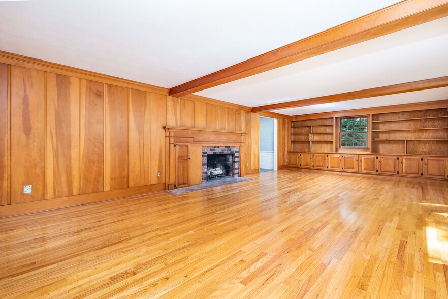 Building Photo - 171 Silver St