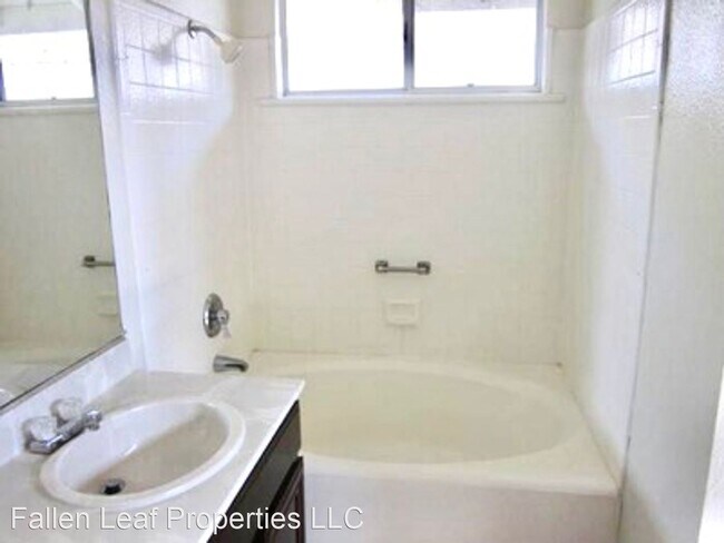 Building Photo - 3 br, 2 bath House - 1185 Red Leaf Way