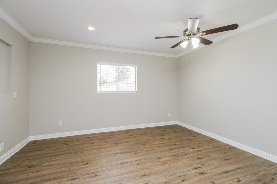 Building Photo - 1401 N Ironwood St