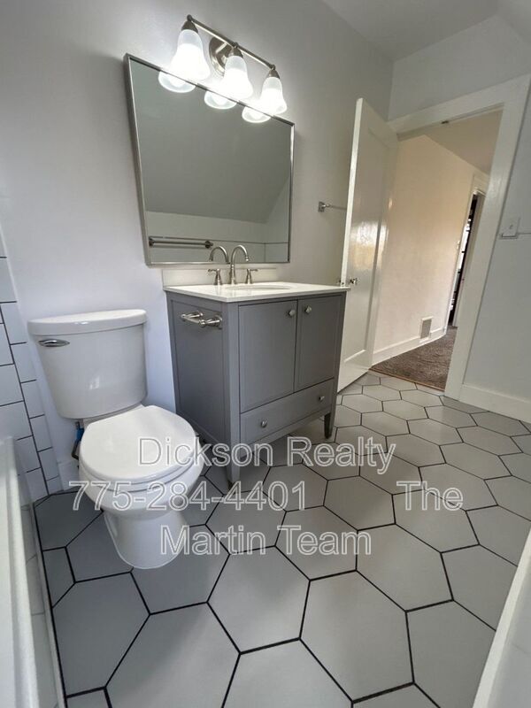 Building Photo - 901 Walker Ave