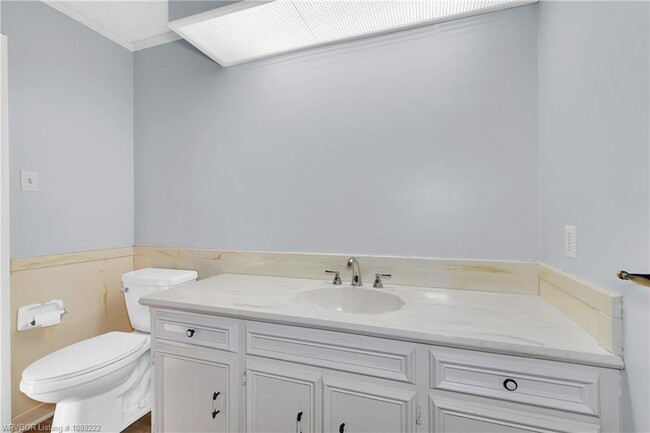 Building Photo - 2411 S 46th St
