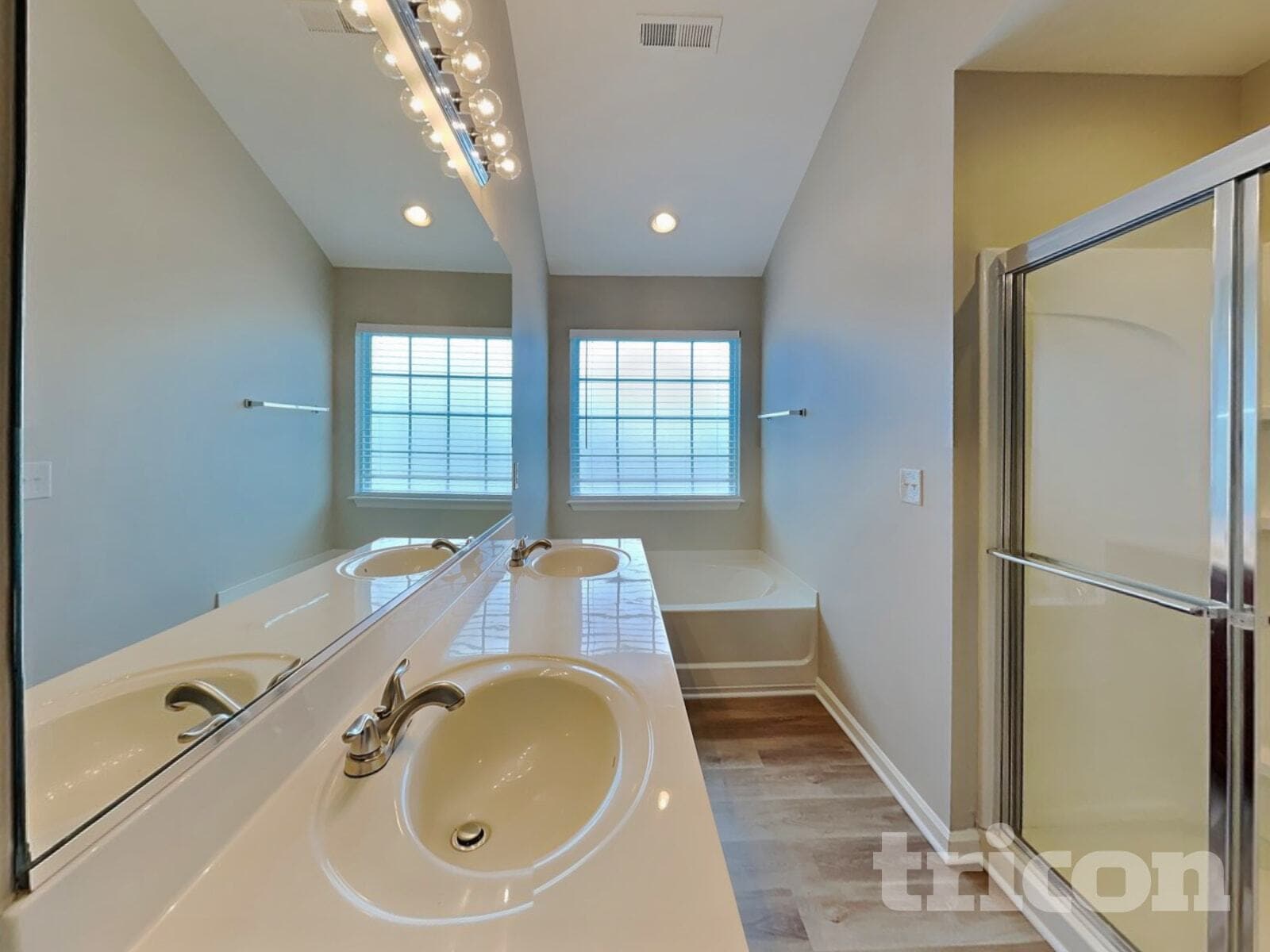 Building Photo - 2901 Quail Oak Dr