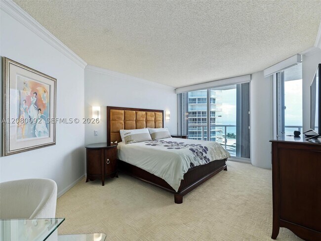 Building Photo - 16445 Collins Ave