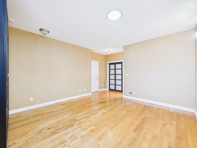 Building Photo - Spacious 3 bed/2 bath in prime Ingleside location near Ocean Ave.