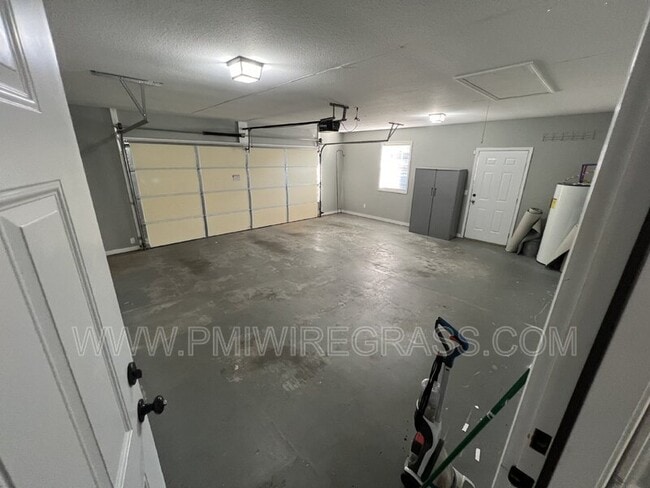 Building Photo - 267 Maree Dr