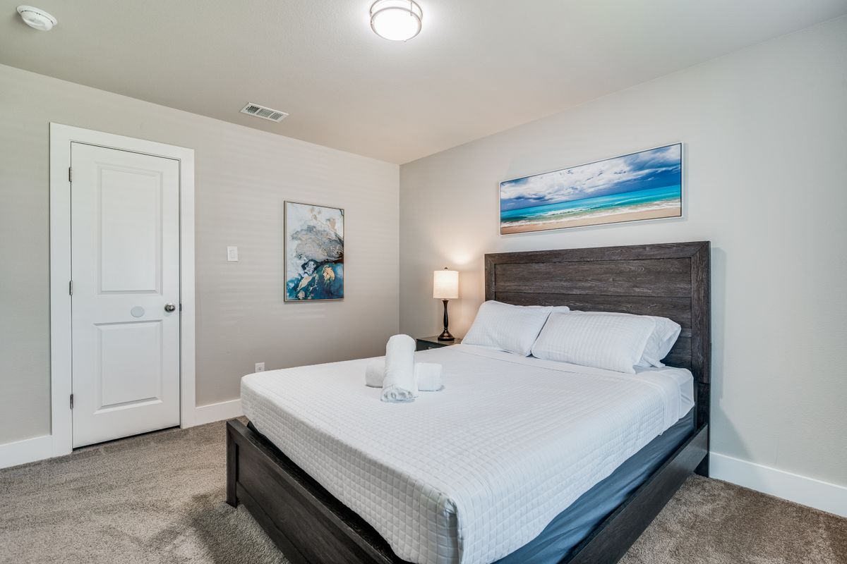 Building Photo - 2845 Oakdale St