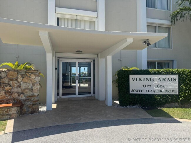 Building Photo - 1527 S Flagler Dr
