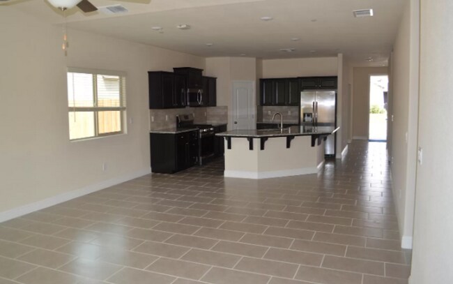 Building Photo - 3715 Bonifacio Way